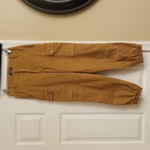 Fashion Nova Pants - Fashion Nova camel colored joggers